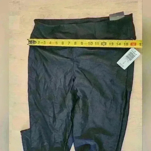 Women's Black Rutched Back Leggings - Picture 4 of 7